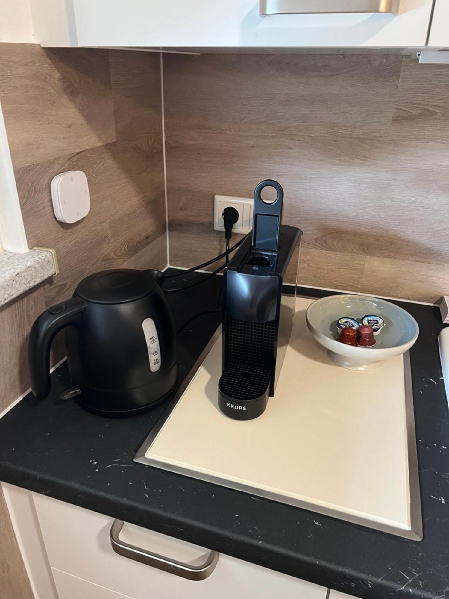 Grosse Gemuetliche Ferienwohnung Mit Klimaanlage, Parkplatz Inklusive Top ! Фюрт Екстер'єр фото