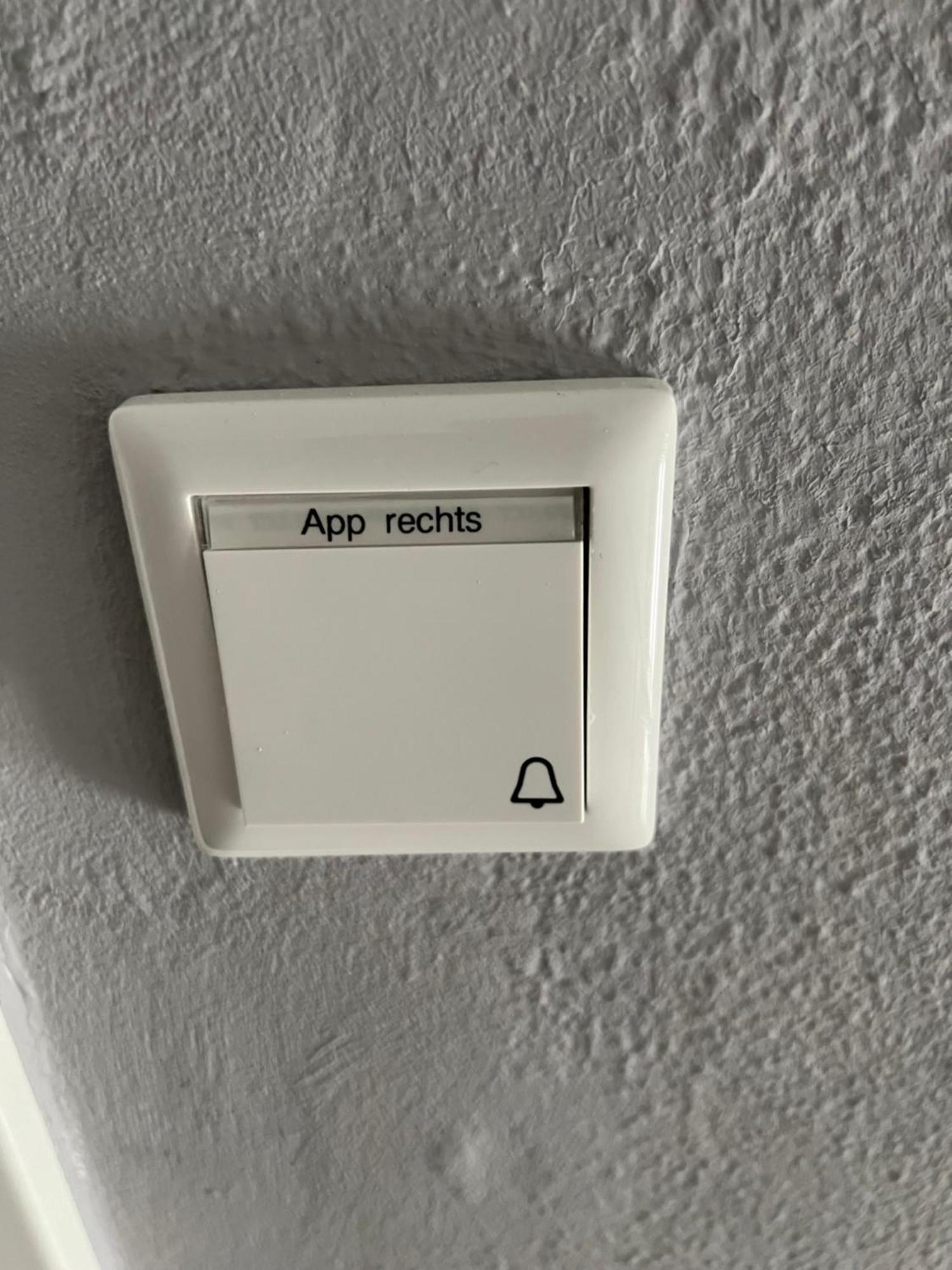 Grosse Gemuetliche Ferienwohnung Mit Klimaanlage, Parkplatz Inklusive Top ! Фюрт Екстер'єр фото