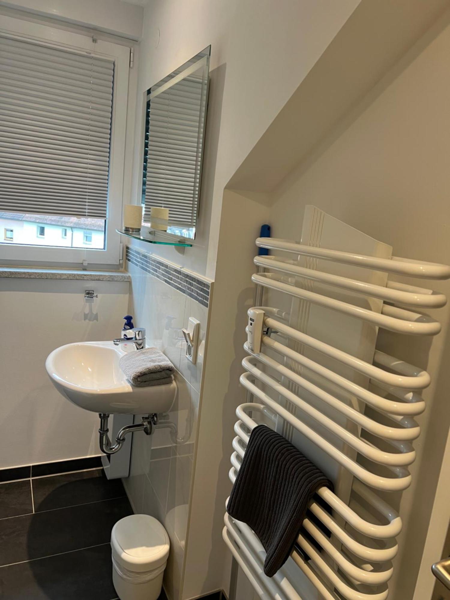 Grosse Gemuetliche Ferienwohnung Mit Klimaanlage, Parkplatz Inklusive Top ! Фюрт Екстер'єр фото