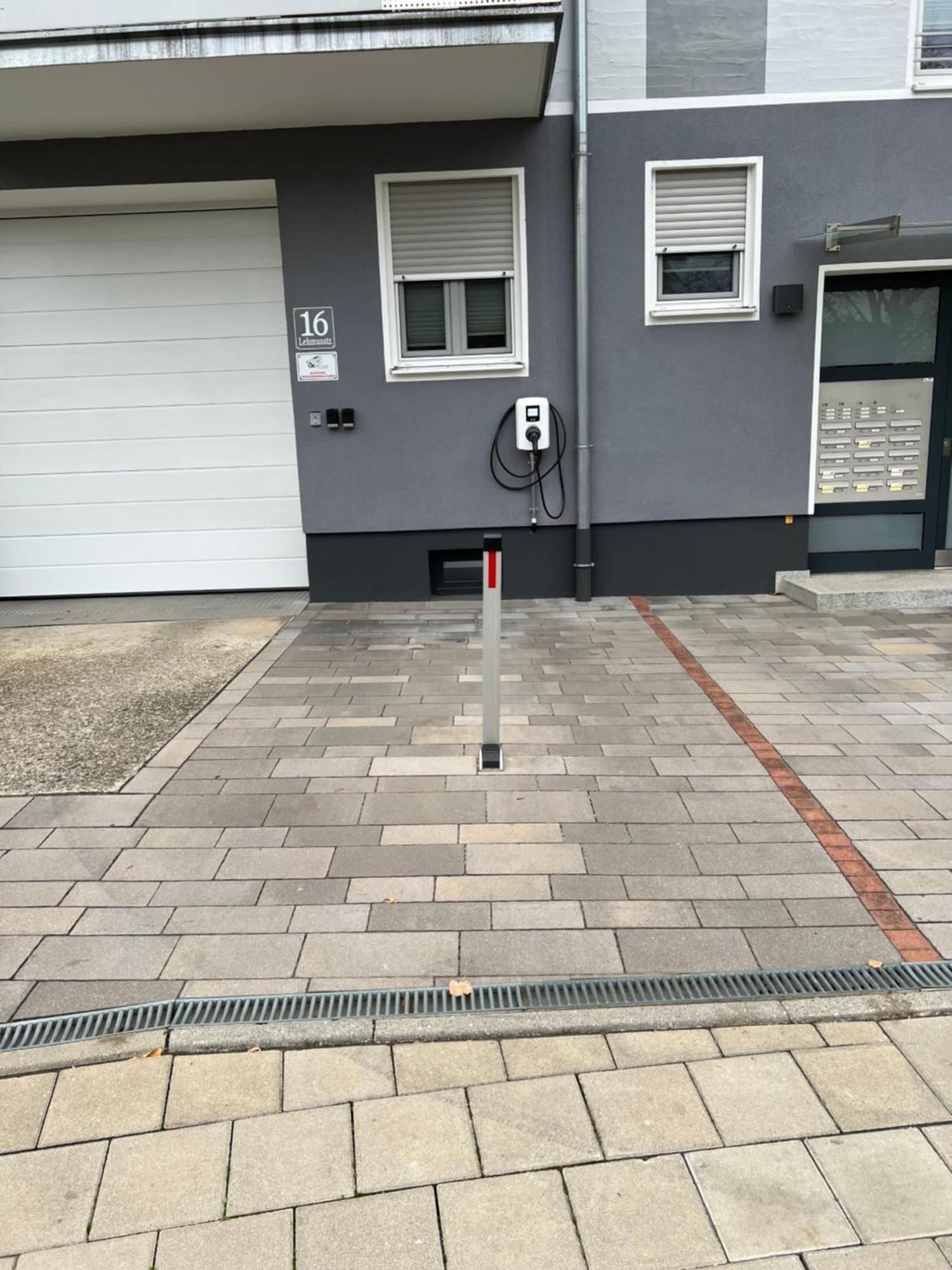 Grosse Gemuetliche Ferienwohnung Mit Klimaanlage, Parkplatz Inklusive Top ! Фюрт Екстер'єр фото