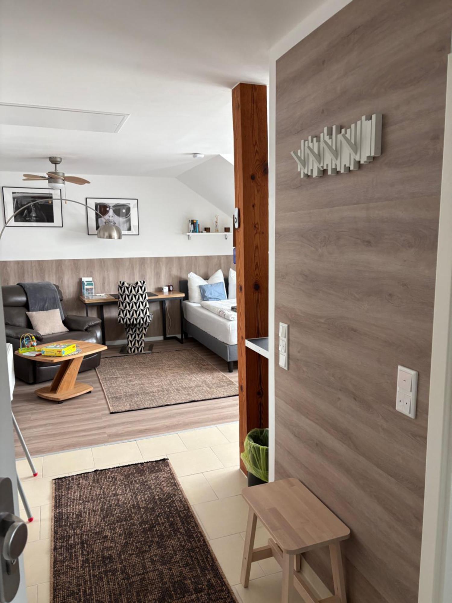 Grosse Gemuetliche Ferienwohnung Mit Klimaanlage, Parkplatz Inklusive Top ! Фюрт Екстер'єр фото